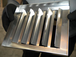 钣金加工企业如何通过引进自动化折弯成型设备降低生产成本，提高产品质量？-中山千亿·体育页面官方网站-千亿(中国)-千亿·体育页面官方网站-千亿(中国)