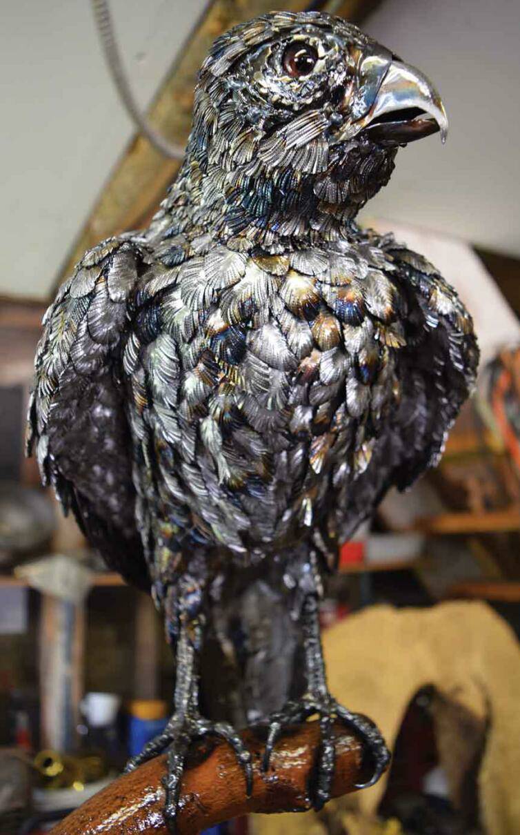 全球钣金新闻-金属制造狂：焊工制作动物的金属钣金-千亿·体育页面官方网站-千亿(中国)