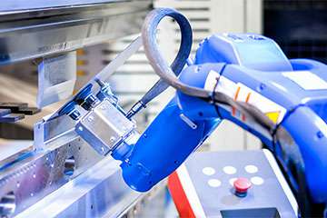 钣金行业资讯-采用机器人钣金折弯，钣金加工行业已经不再需要大批量的尺寸来使用机器人折弯机-千亿·体育页面官方网站-千亿(中国)